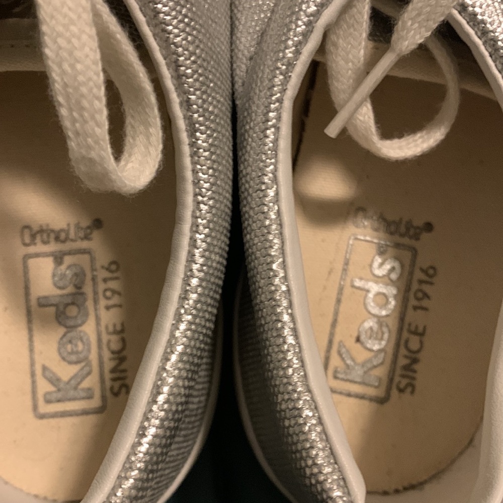 Fun Silver Keds - Picture 2 of 5